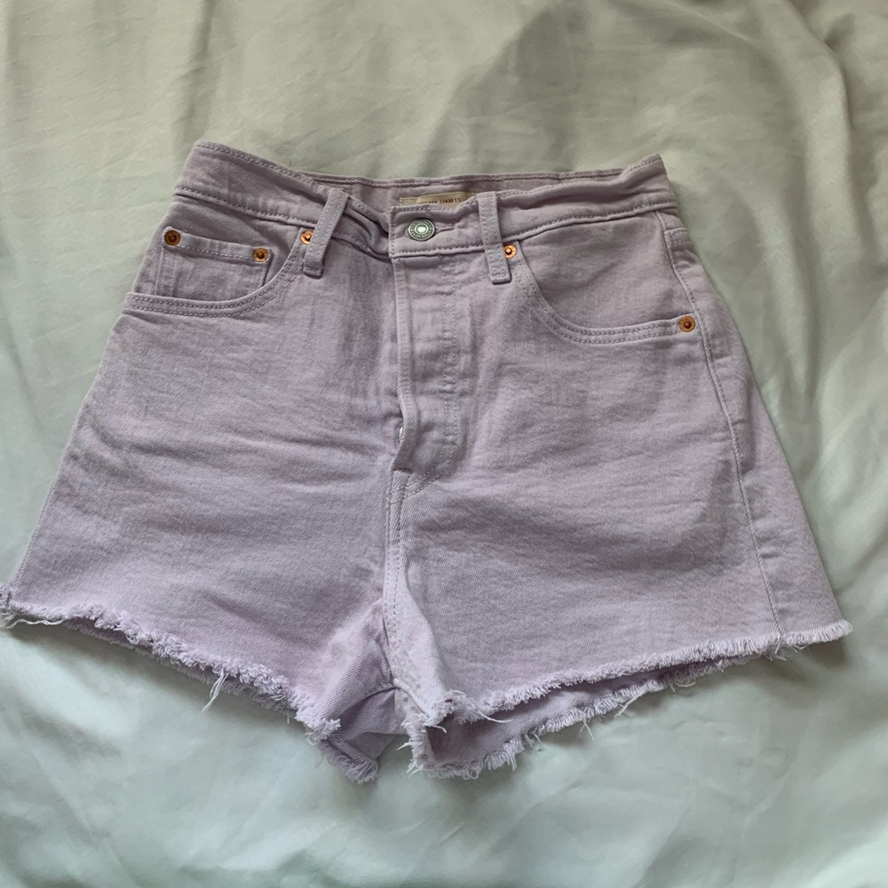Levi’s Ribcage Shorts Size 26